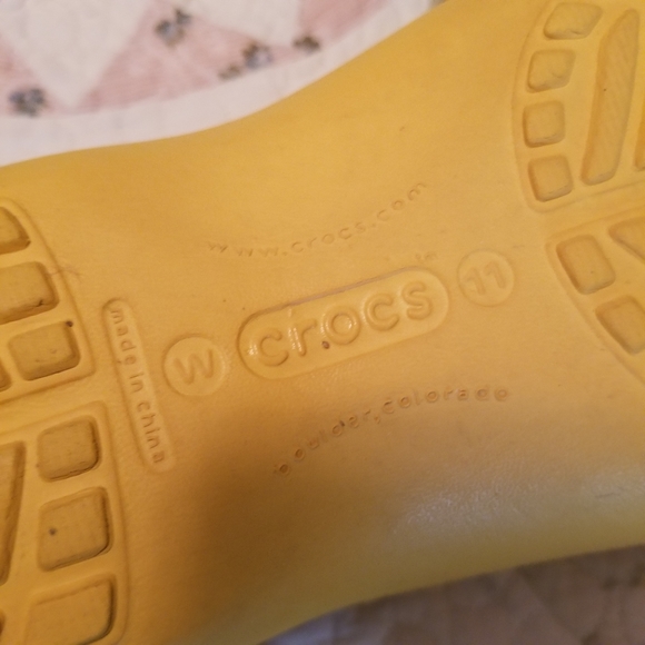 🌻 Crocs Clogs - Picture 3 of 9